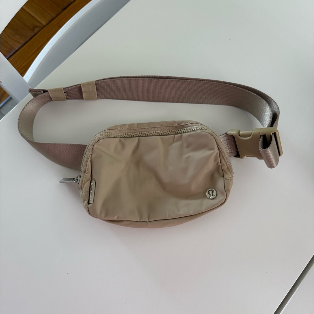 Lululemon belt bag